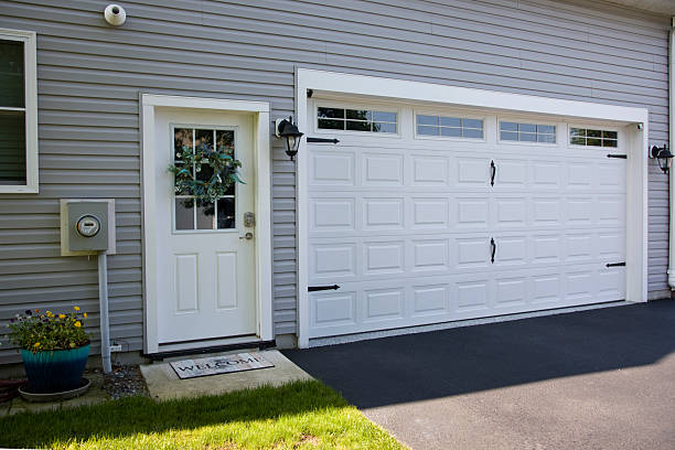 24/7 Emergency Garage Door Panel Replacement experts in Sierra View, PA